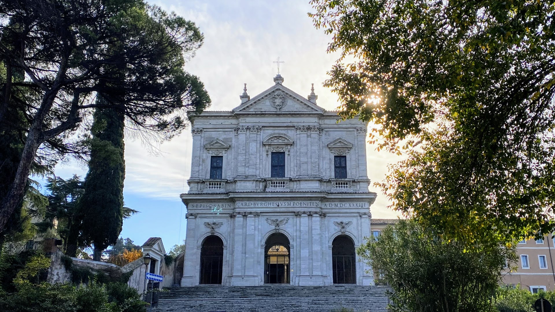 TREK URBANO:  ALLA SCOPERTA DEL CELIO TRA CHIESE, MUSEO E BIBLIOTECA